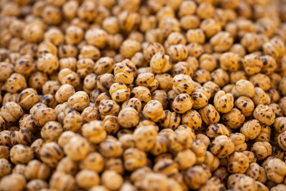 How Chewing Chickpeas Differently Could Change Your Gut Hormones and Microbes